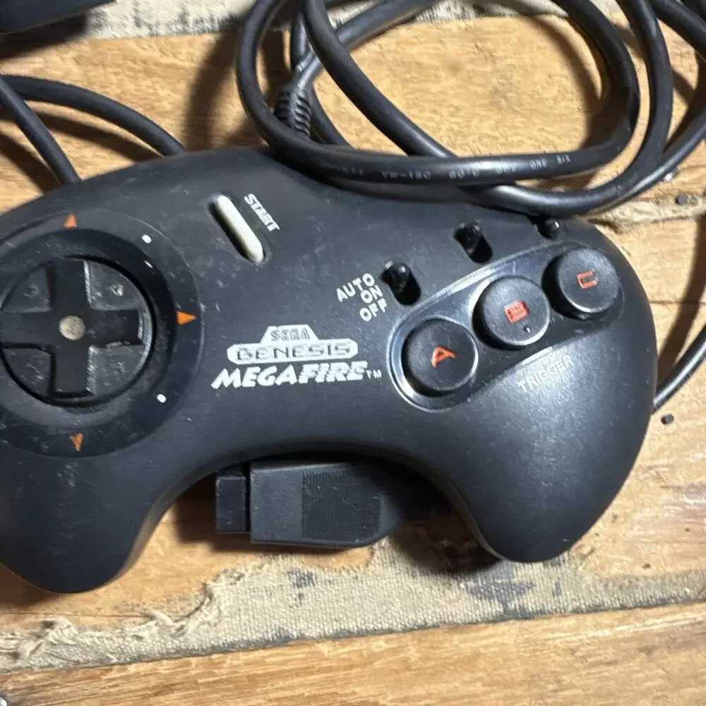 SEGA Genesis 16-Bit Console Model 1601 NTSC-U/C w/ 2 Controllers RF Switch
